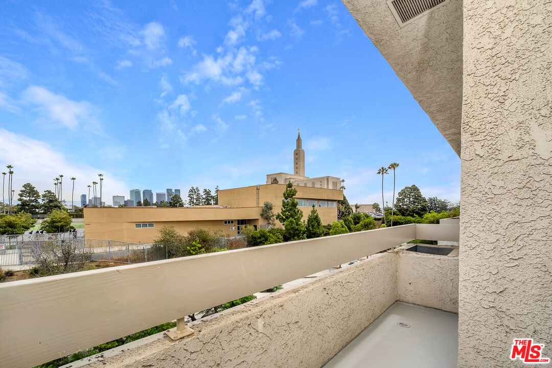 1655 Selby Ave Unit: 301