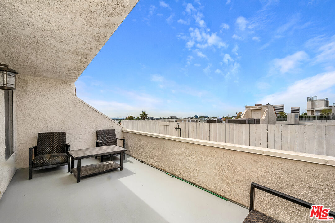 1655 Selby Ave Unit: 301