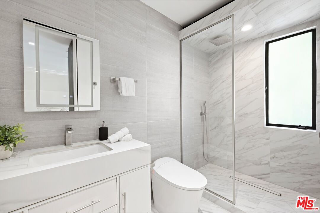 10558 Fontenelle Way