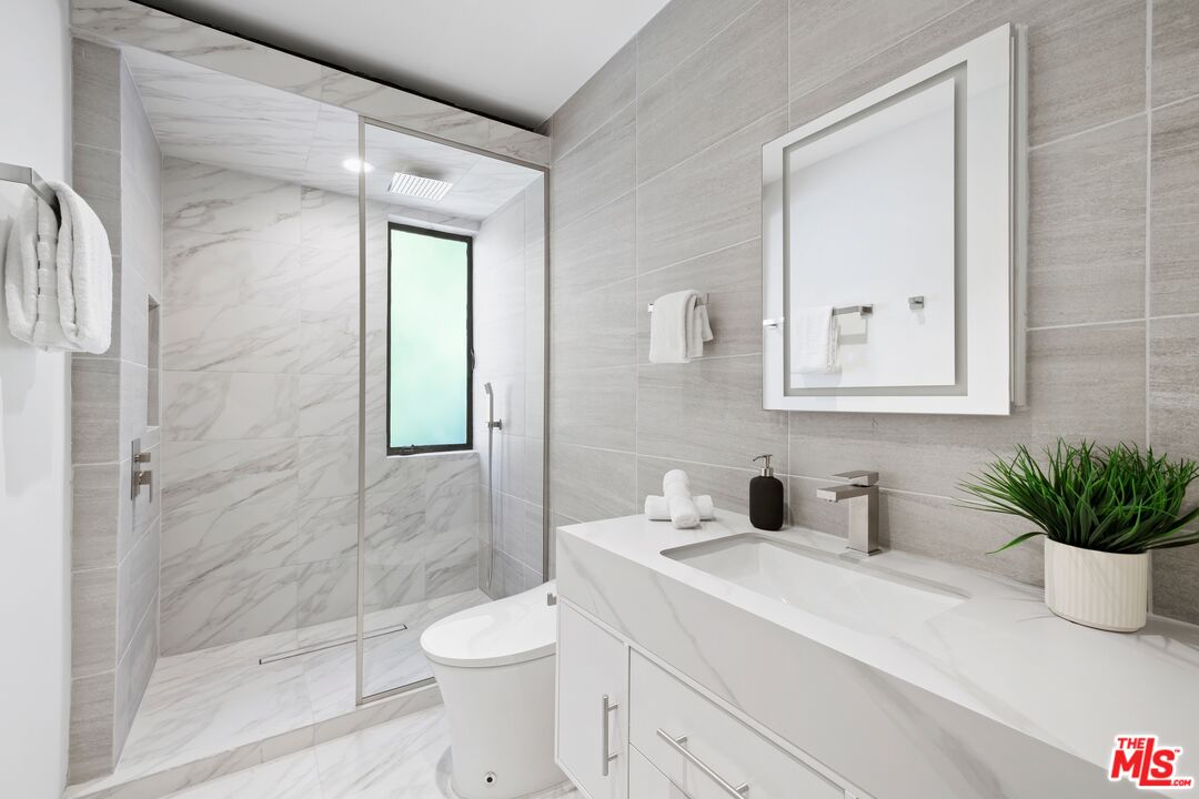 10558 Fontenelle Way