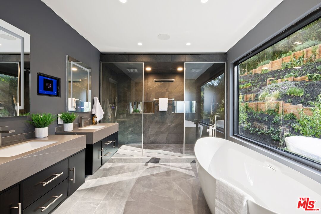 10558 Fontenelle Way