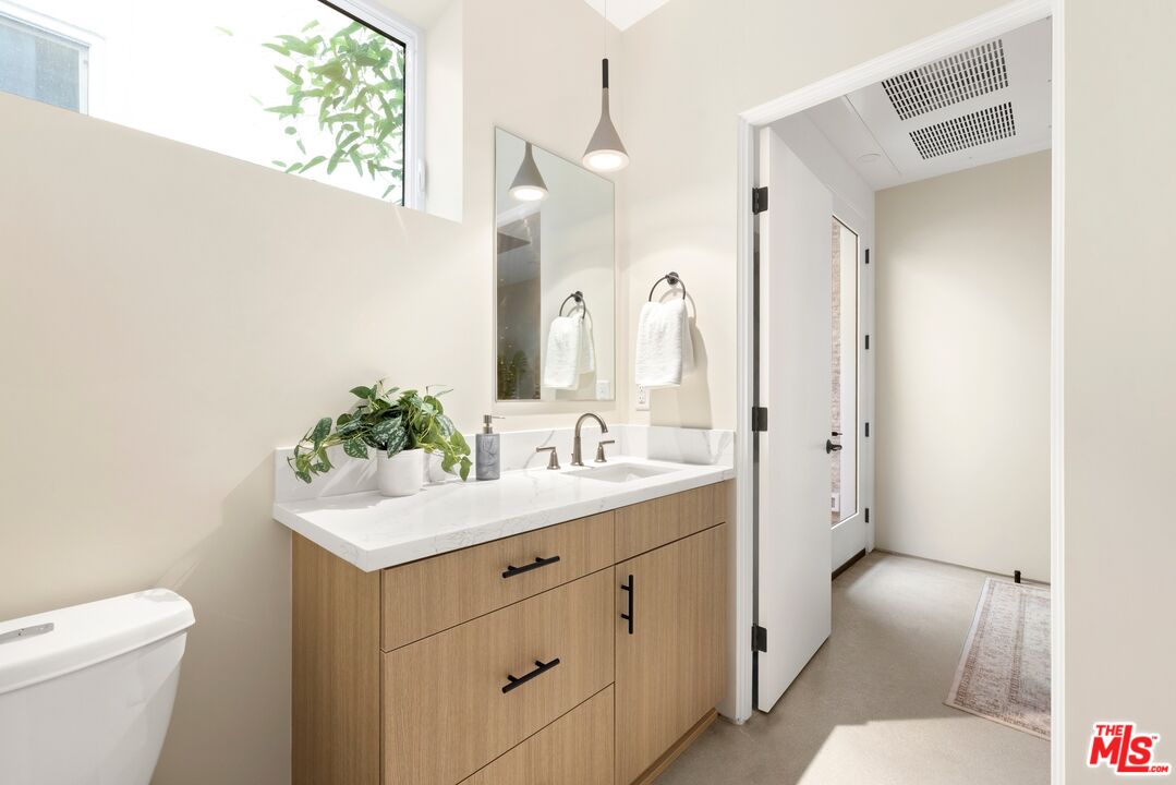 1011 N Ogden Dr Unit: 104