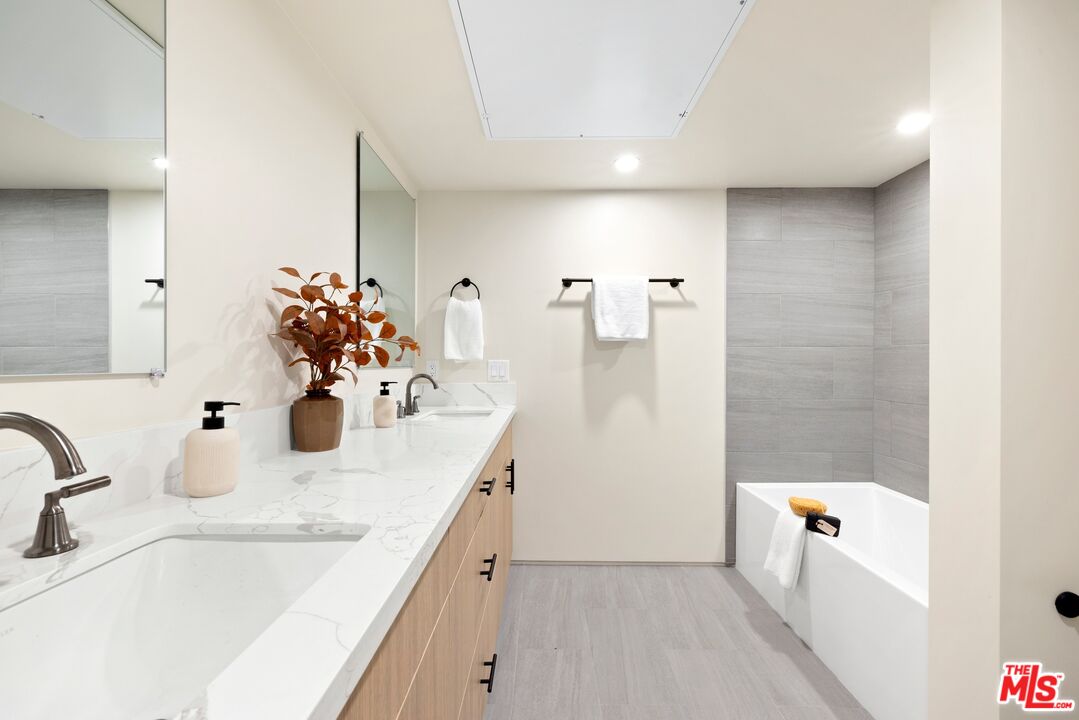 1011 N Ogden Dr Unit: 104