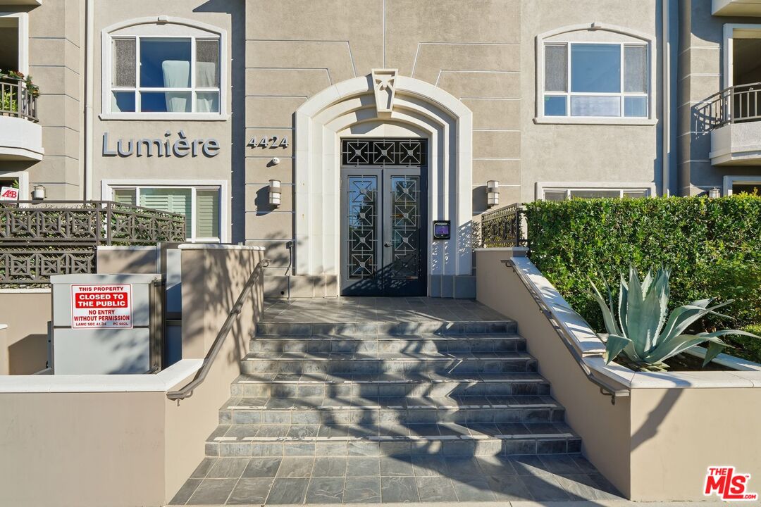 4424 Whitsett Ave Unit: 309