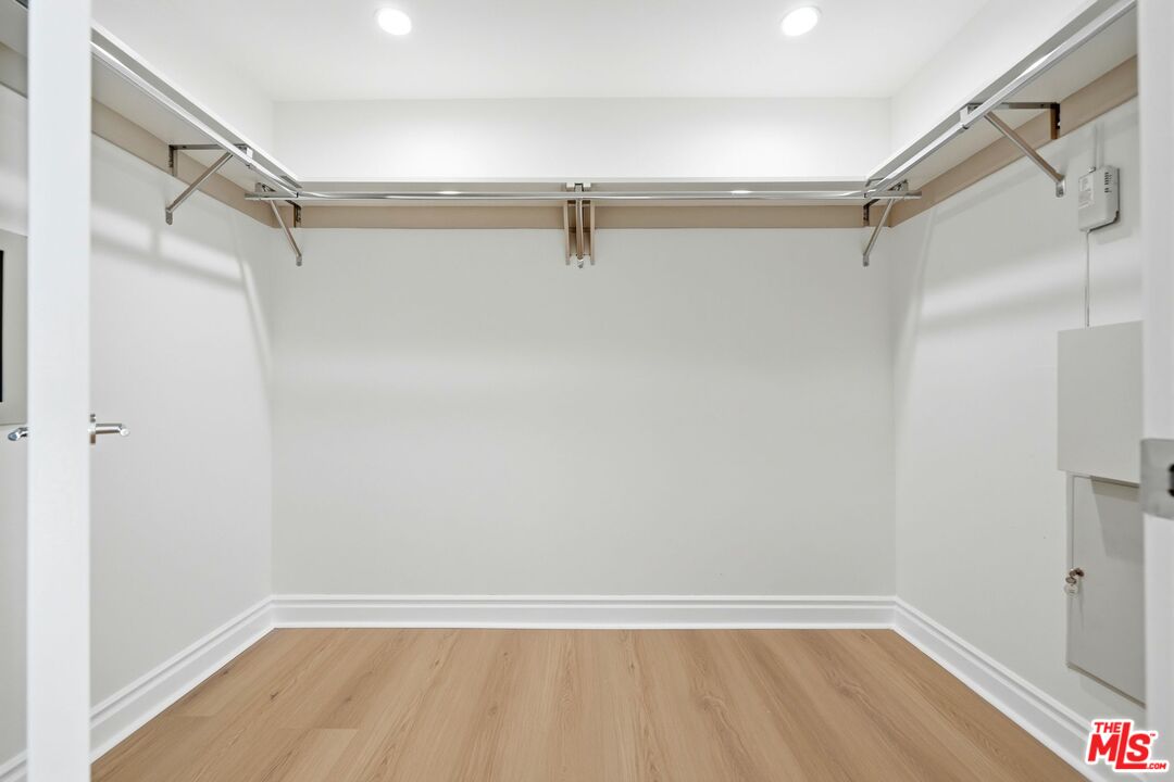 4424 Whitsett Ave Unit: 309