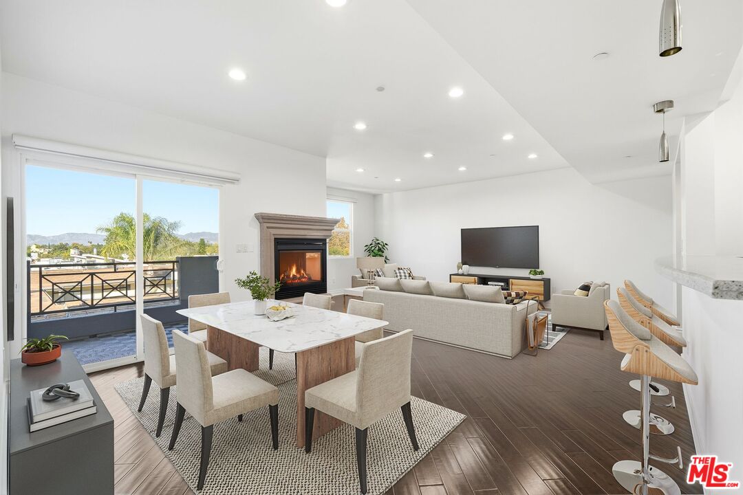 4424 Whitsett Ave Unit: 309