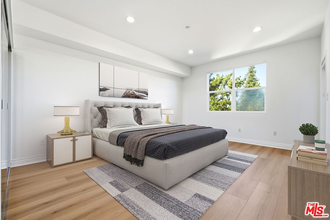 4424 Whitsett Ave Unit: 309