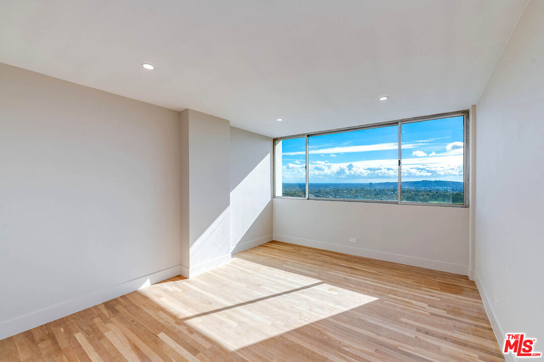 2222 Avenue Of The Stars Unit: 1701