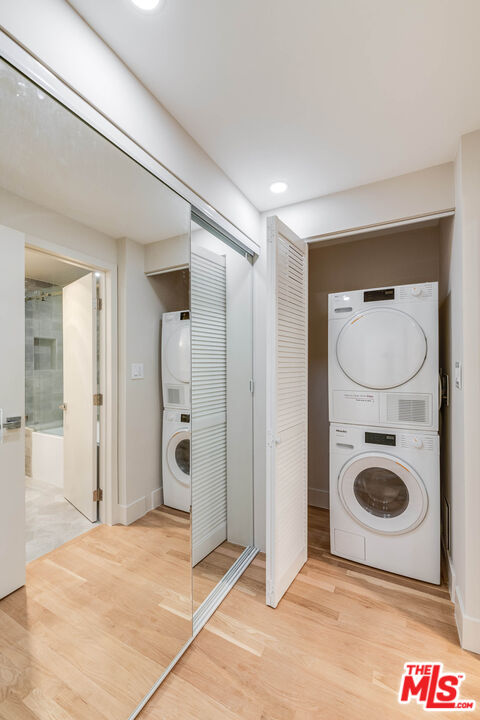 2222 Avenue Of The Stars Unit: 1701