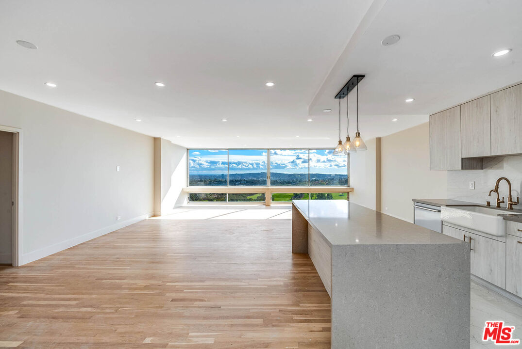 2222 Avenue Of The Stars Unit: 1701