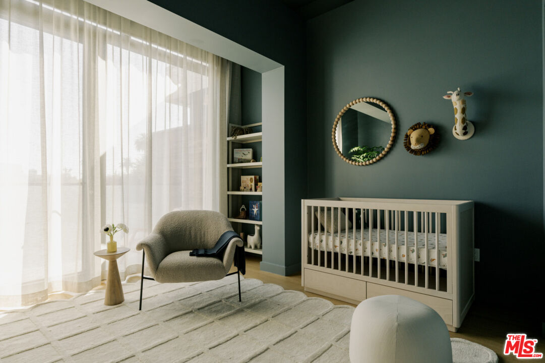 702 N Doheny Dr Unit: TH8