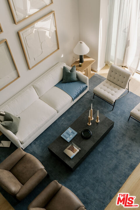 702 N Doheny Dr Unit: TH8