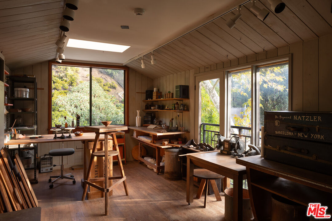 7837 Woodrow Wilson Dr