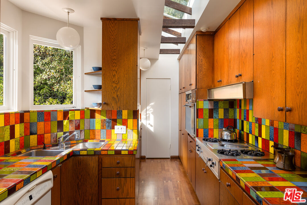 7837 Woodrow Wilson Dr