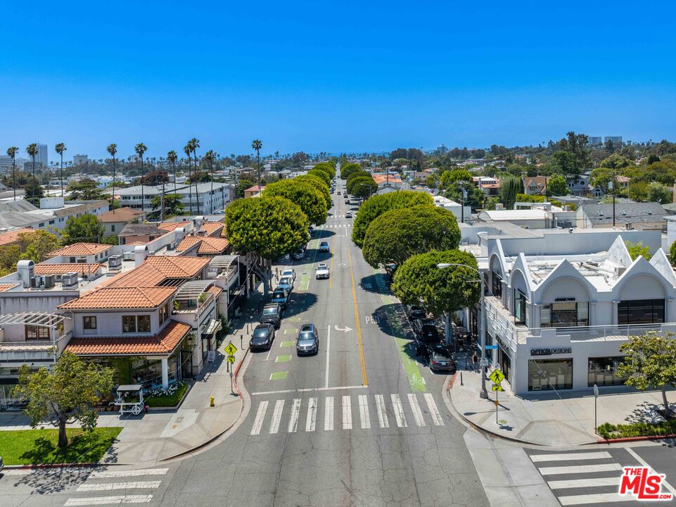 933 11th St Unit: 21