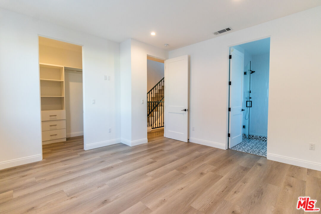 5325 Ben Ave