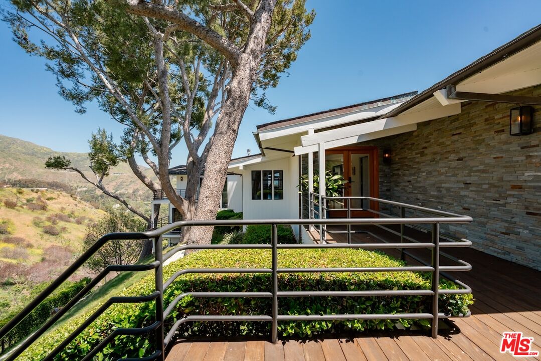 23701 Harbor Vista Dr