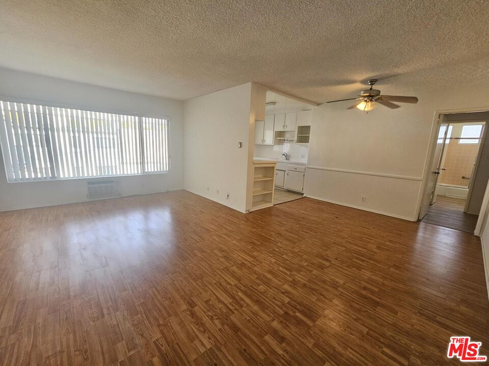 928 N Ogden Dr Unit: 9