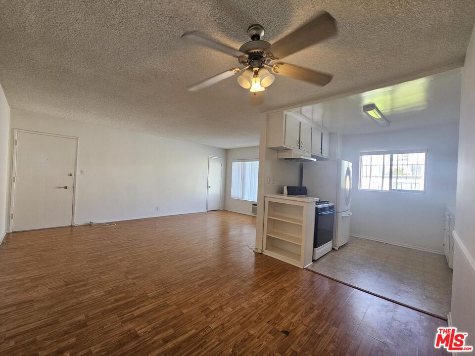 928 N Ogden Dr Unit: 9