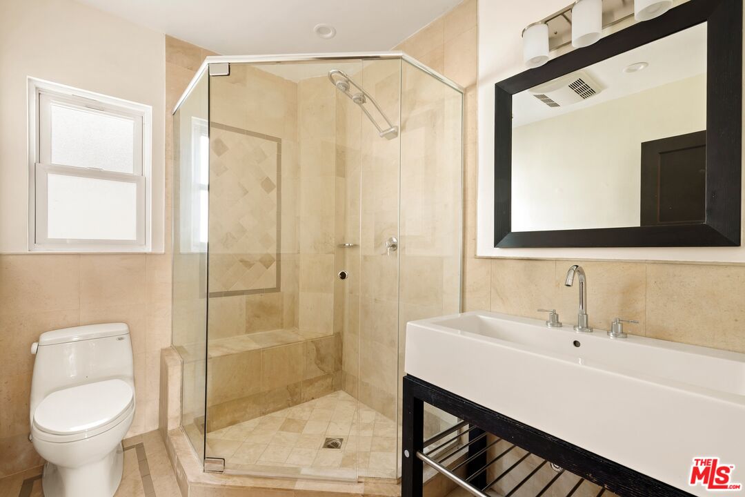 1344 N Crescent Heights Blvd Unit: 3