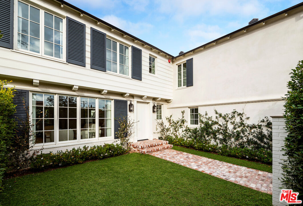 9563 Charleville Blvd