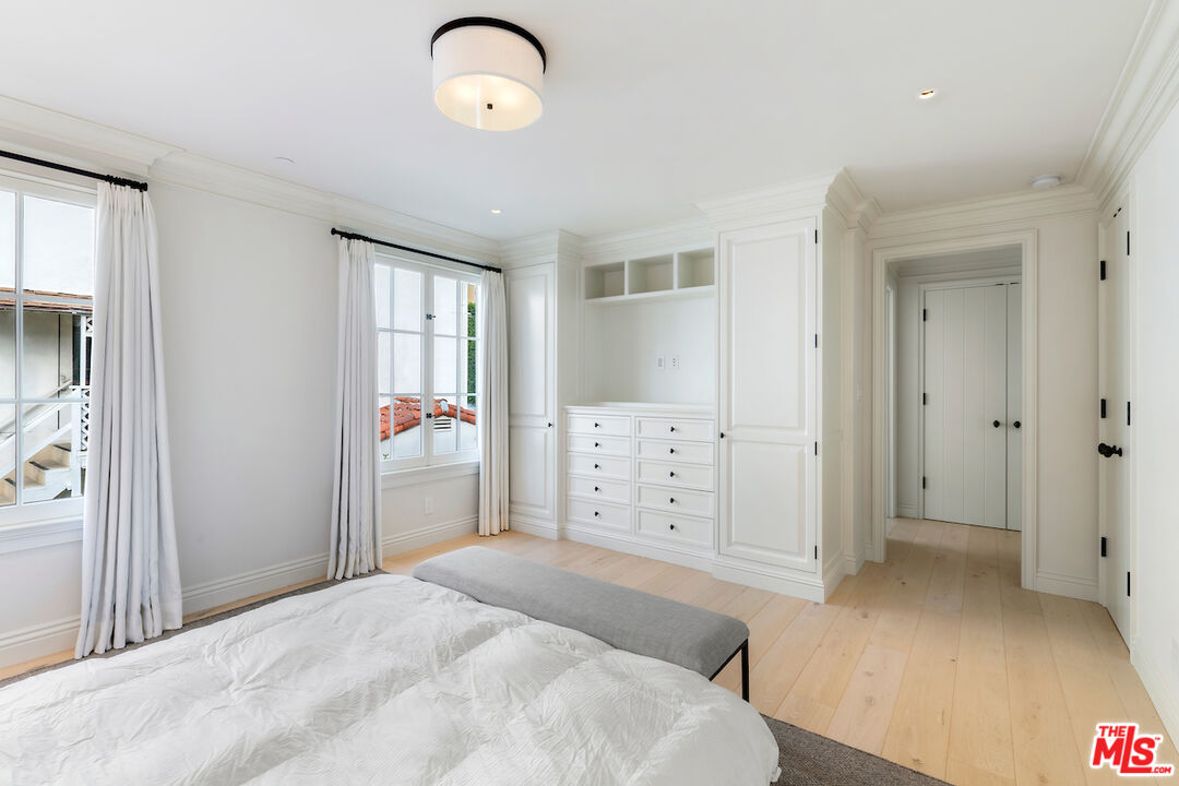 9563 Charleville Blvd