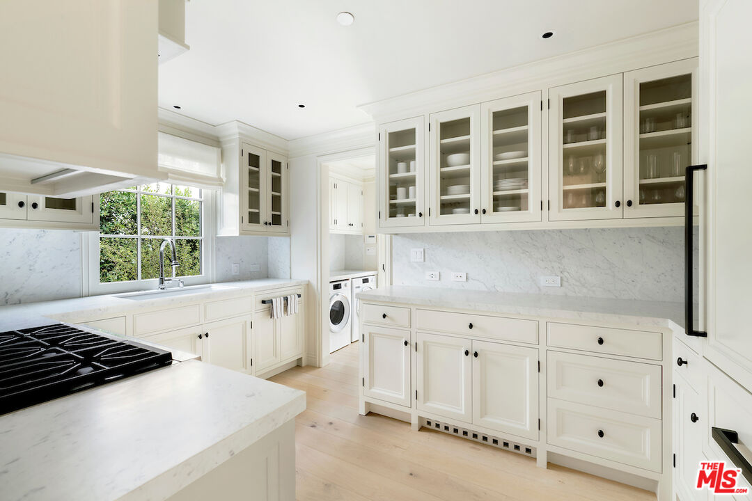 9563 Charleville Blvd