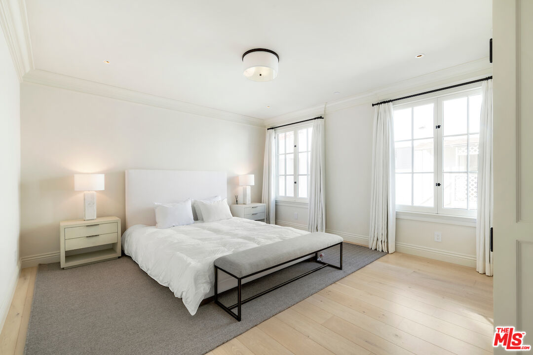 9563 Charleville Blvd