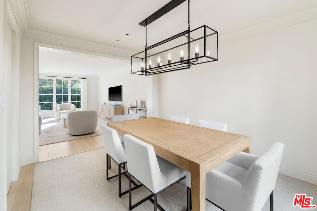 9563 Charleville Blvd