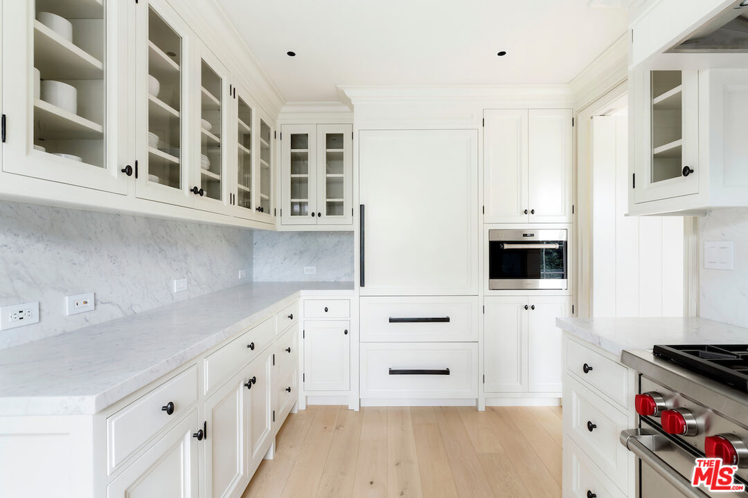 9563 Charleville Blvd