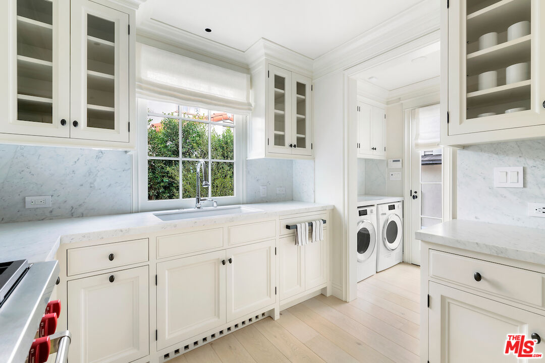 9563 Charleville Blvd