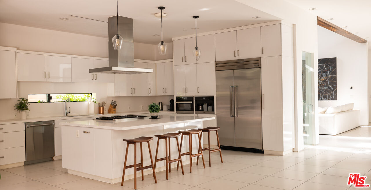 926 N Crescent Heights Blvd