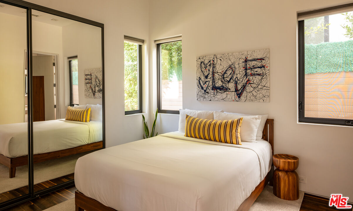 926 N Crescent Heights Blvd