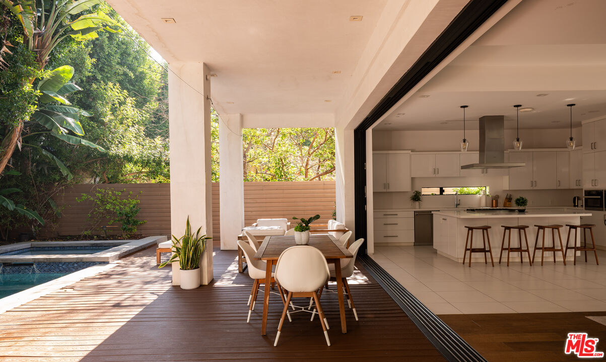 926 N Crescent Heights Blvd