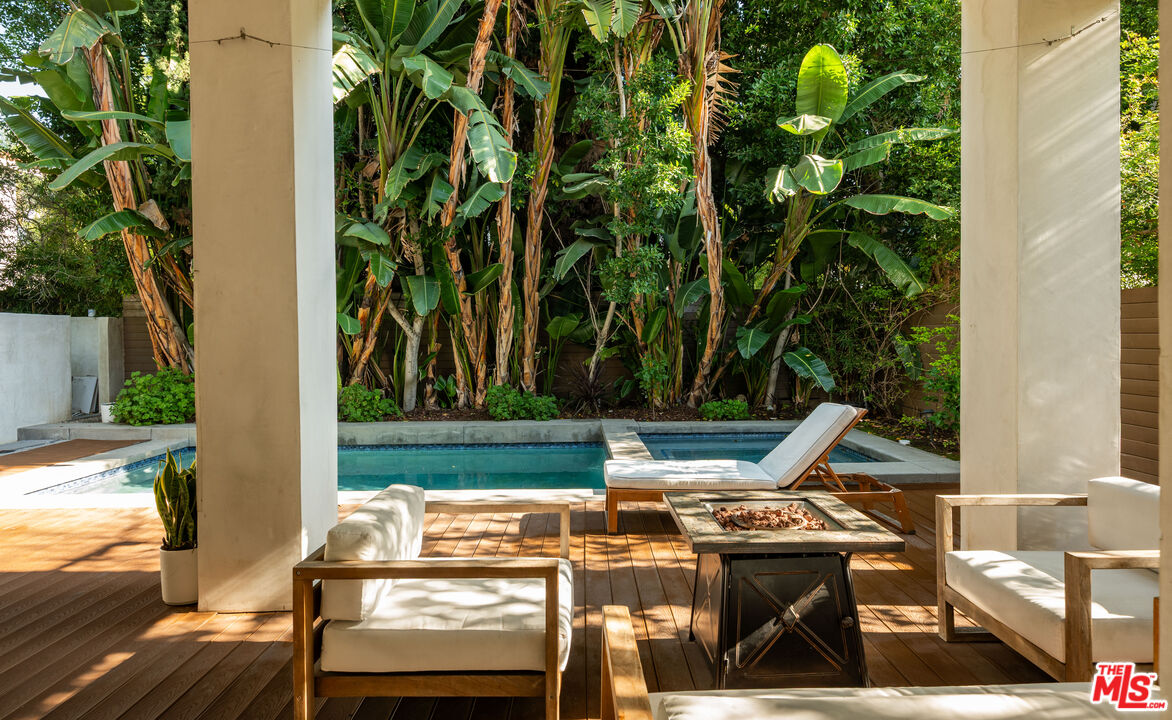 926 N Crescent Heights Blvd