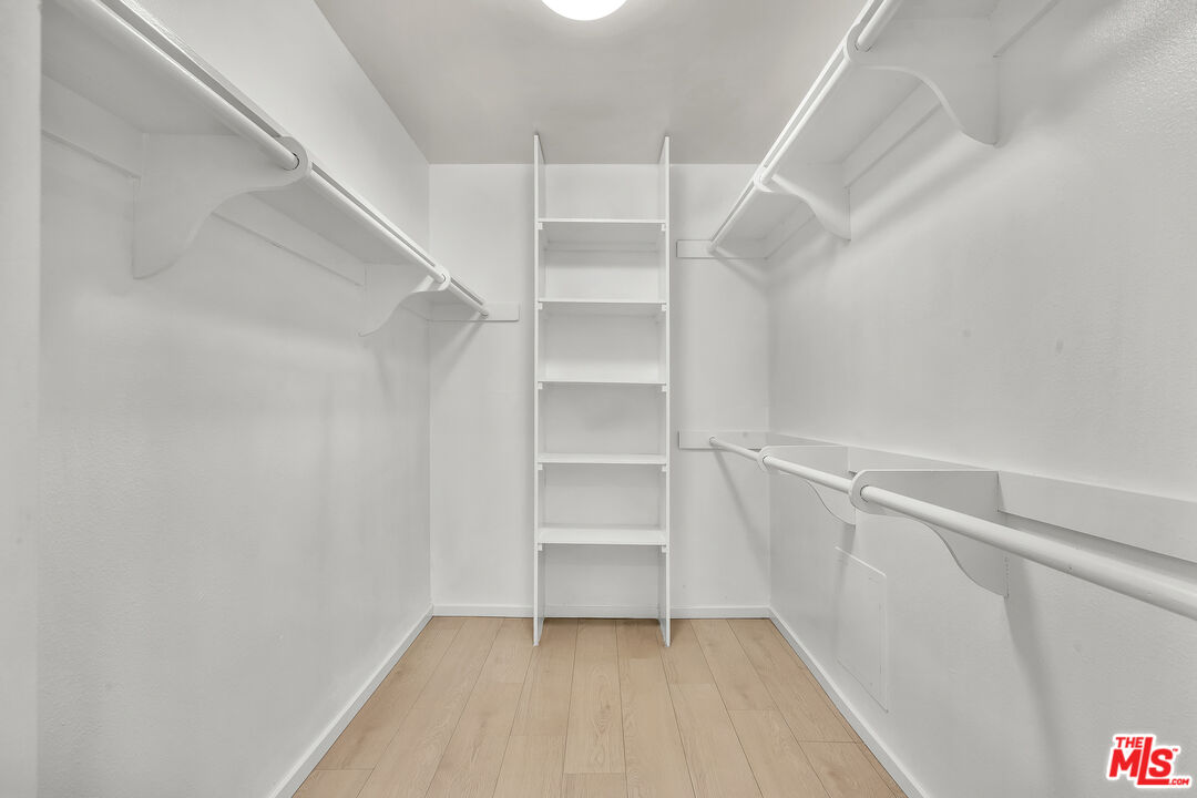 406 N Oakhurst Dr Unit: 202