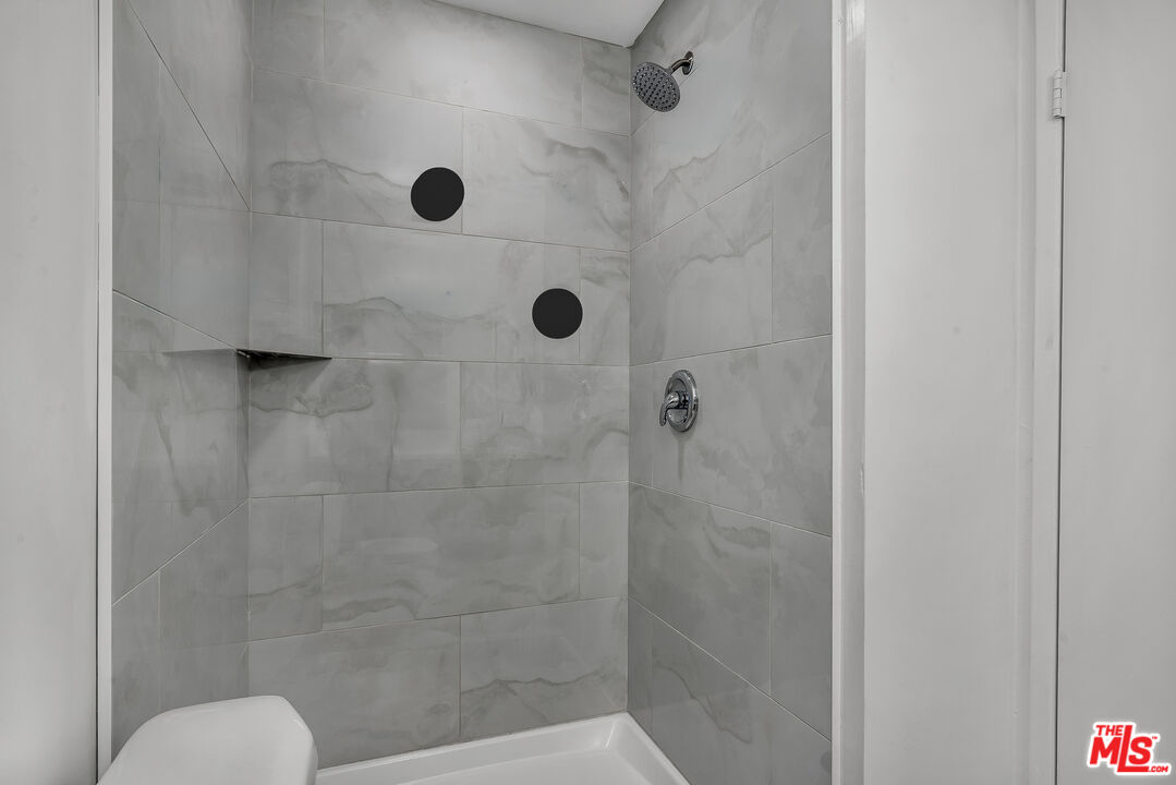 406 N Oakhurst Dr Unit: 202