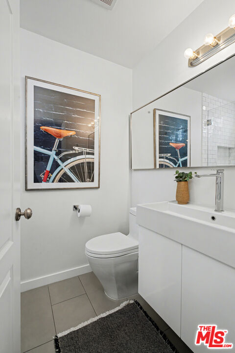 9917 Tabor St Unit: 2