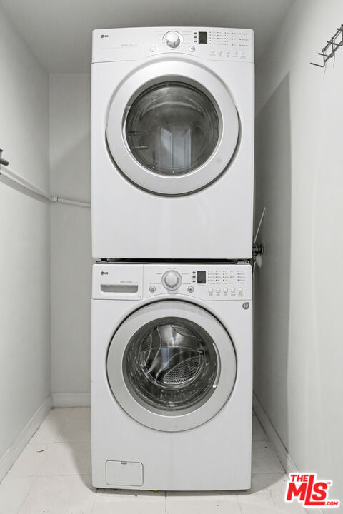 9917 Tabor St Unit: 2