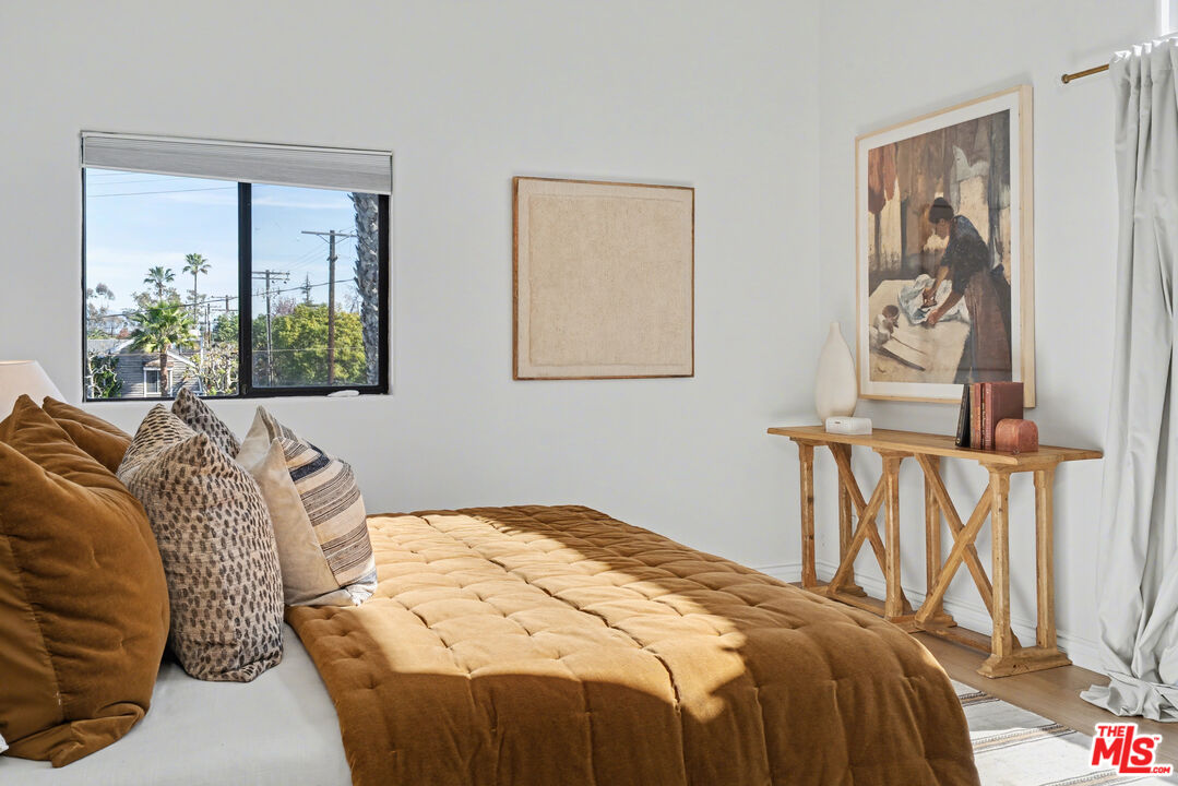 9917 Tabor St Unit: 2