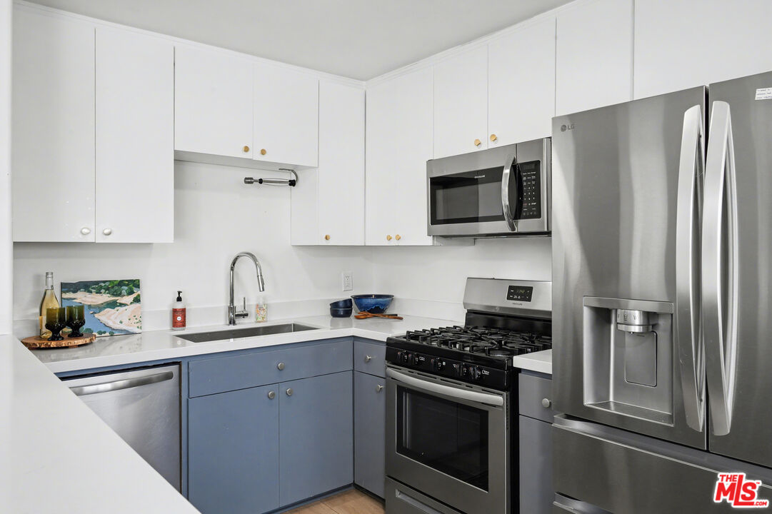 9917 Tabor St Unit: 2