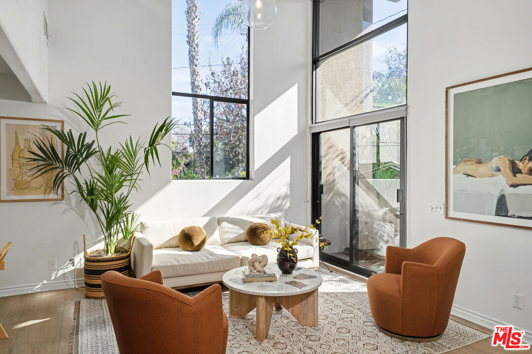 9917 Tabor St Unit: 2