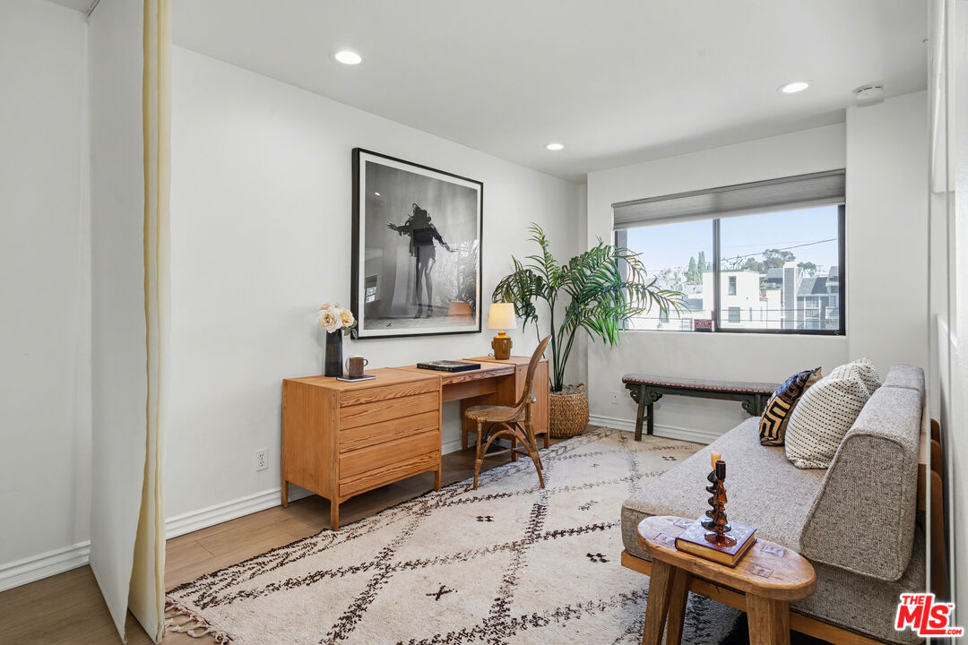 9917 Tabor St Unit: 2