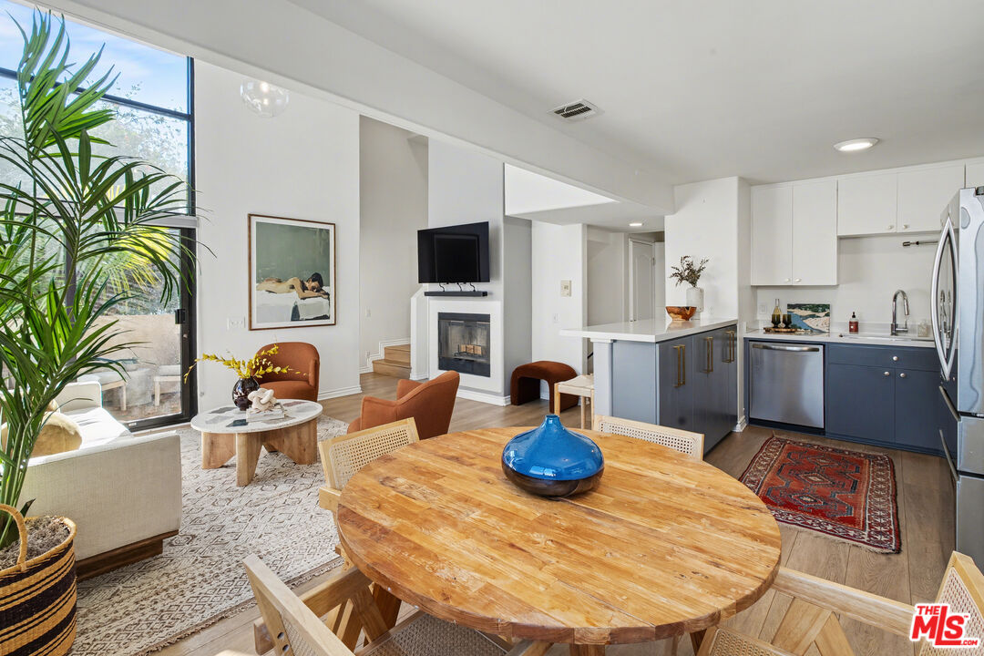 9917 Tabor St Unit: 2