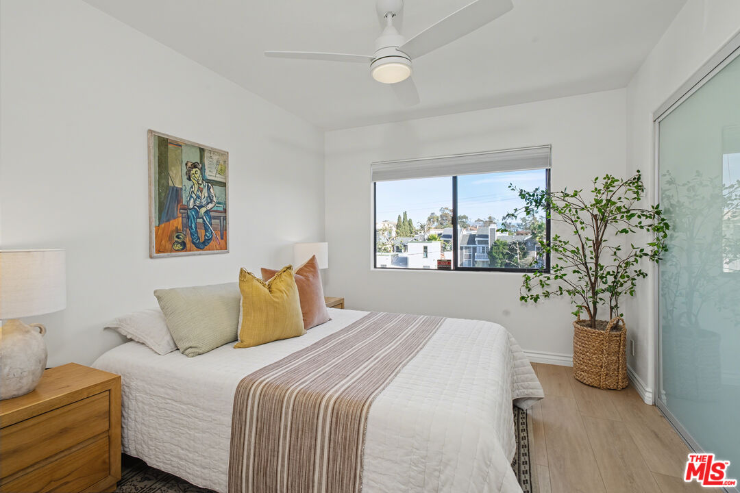 9917 Tabor St Unit: 2