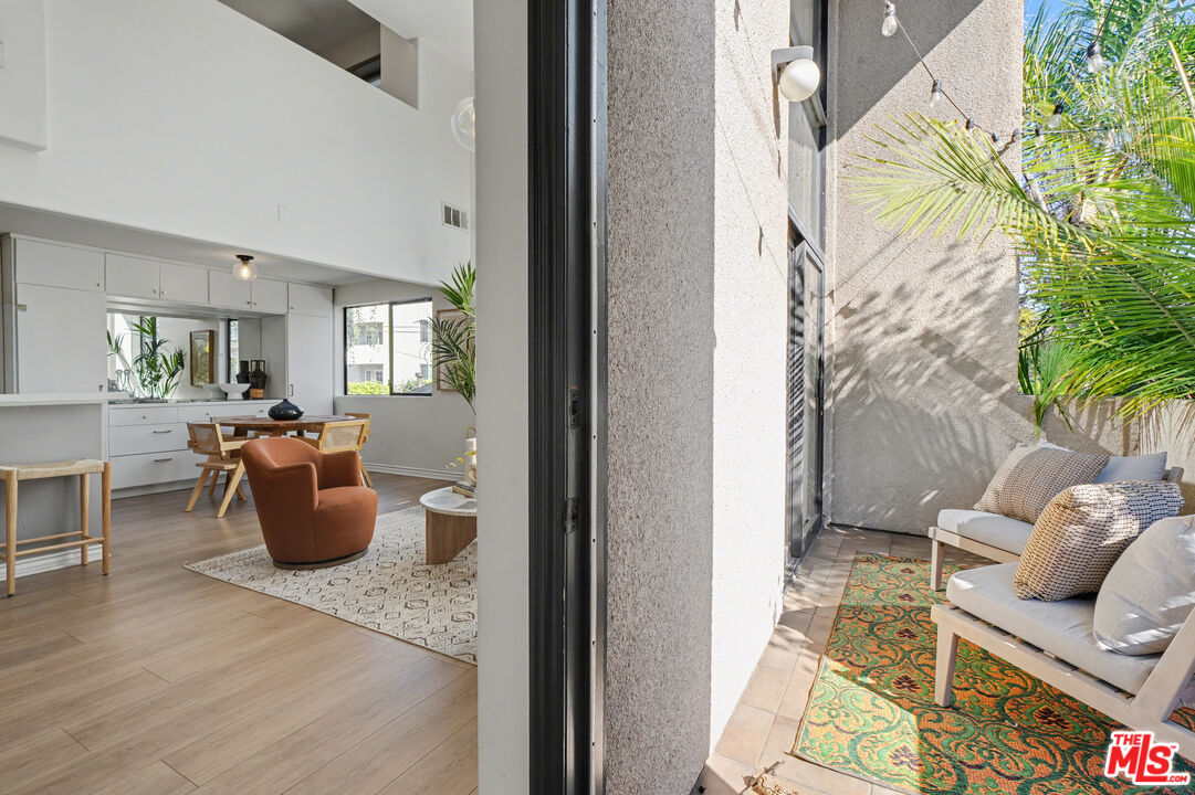 9917 Tabor St Unit: 2