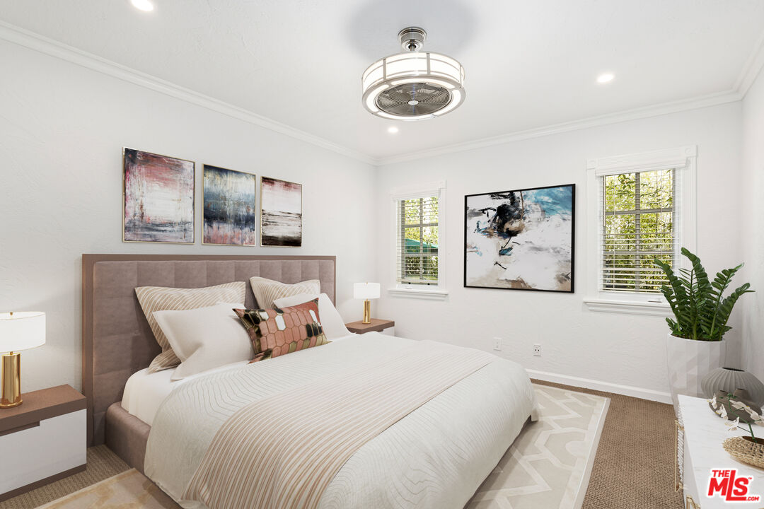 910 N Alfred St Unit: 1