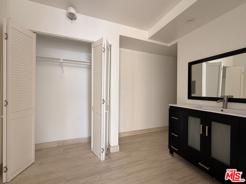 201 Ocean Ave Unit: 1707P