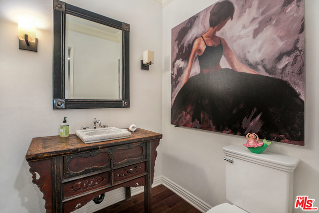 423 N PALM DR Unit: 206