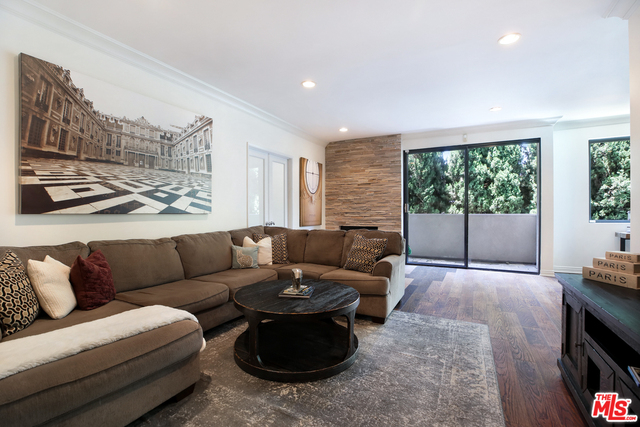 423 N PALM DR Unit: 206